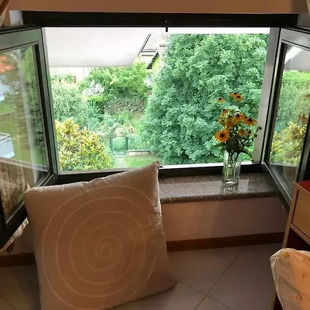 La Mansarda Di Orni Apartament *